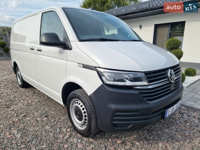 Белый Фольксваген Transporter, объемом двигателя 1.97 л и пробегом 235 тыс. км за 21300 $, фото 1 на Automoto.ua