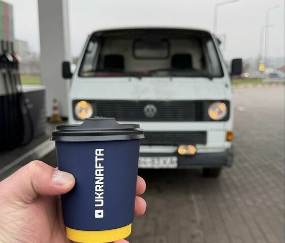 Белый Фольксваген Transporter, объемом двигателя 1.9 л и пробегом 400 тыс. км за 1900 $, фото 1 на Automoto.ua