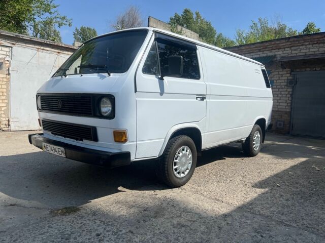 Білий Фольксваген Transporter, об'ємом двигуна 1.6 л та пробігом 300 тис. км за 1900 $, фото 1 на Automoto.ua