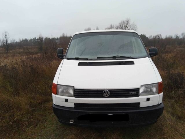 Белый Фольксваген Transporter, объемом двигателя 2.4 л и пробегом 500 тыс. км за 3600 $, фото 1 на Automoto.ua