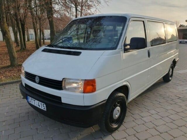 Белый Фольксваген Transporter, объемом двигателя 2.4 л и пробегом 273 тыс. км за 1800 $, фото 1 на Automoto.ua