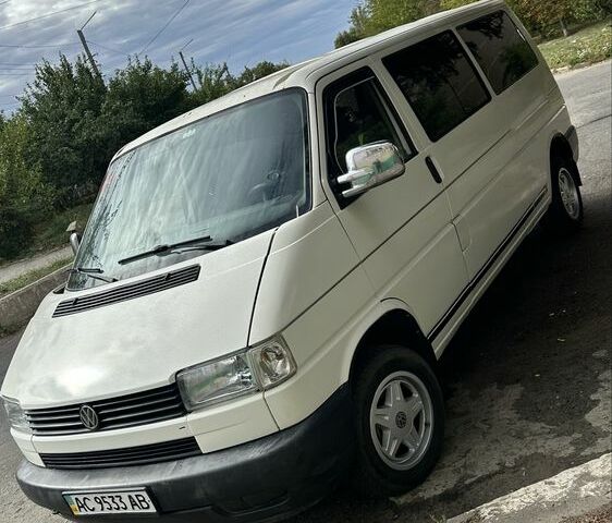 Білий Фольксваген Transporter, об'ємом двигуна 2.5 л та пробігом 400 тис. км за 3499 $, фото 1 на Automoto.ua
