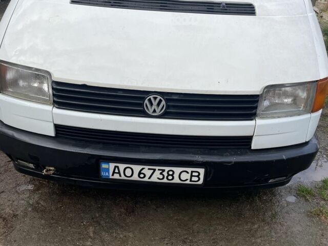 Білий Фольксваген Transporter, об'ємом двигуна 1.9 л та пробігом 360 тис. км за 2600 $, фото 1 на Automoto.ua