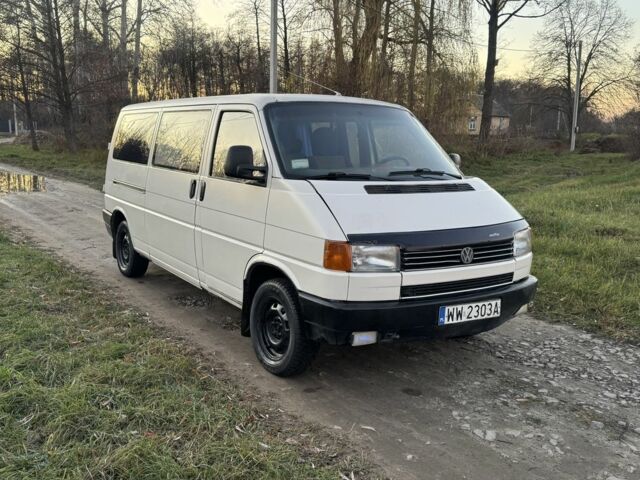 Белый Фольксваген Transporter, объемом двигателя 2.4 л и пробегом 250 тыс. км за 2500 $, фото 1 на Automoto.ua