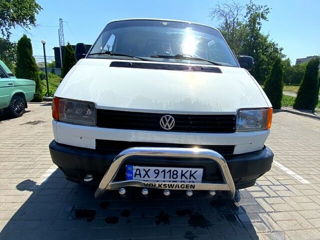 Белый Фольксваген Transporter, объемом двигателя 1.9 л и пробегом 102 тыс. км за 4000 $, фото 1 на Automoto.ua