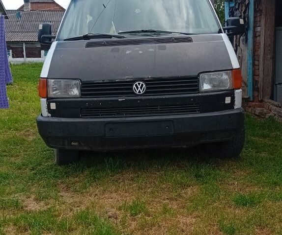 Белый Фольксваген Transporter, объемом двигателя 9 л и пробегом 460 тыс. км за 2374 $, фото 1 на Automoto.ua