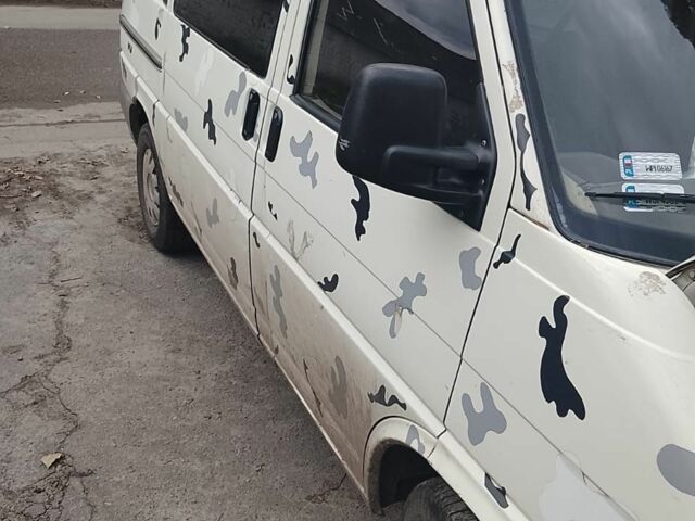 Белый Фольксваген Transporter, объемом двигателя 2.4 л и пробегом 476 тыс. км за 2000 $, фото 1 на Automoto.ua