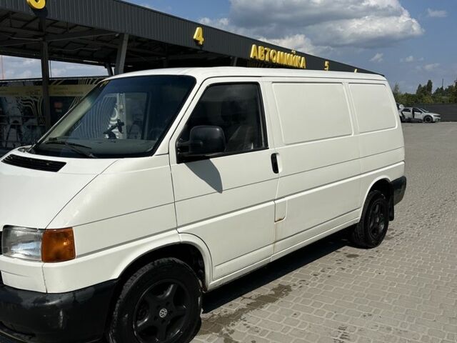 Білий Фольксваген Transporter, об'ємом двигуна 2.5 л та пробігом 409 тис. км за 6400 $, фото 1 на Automoto.ua