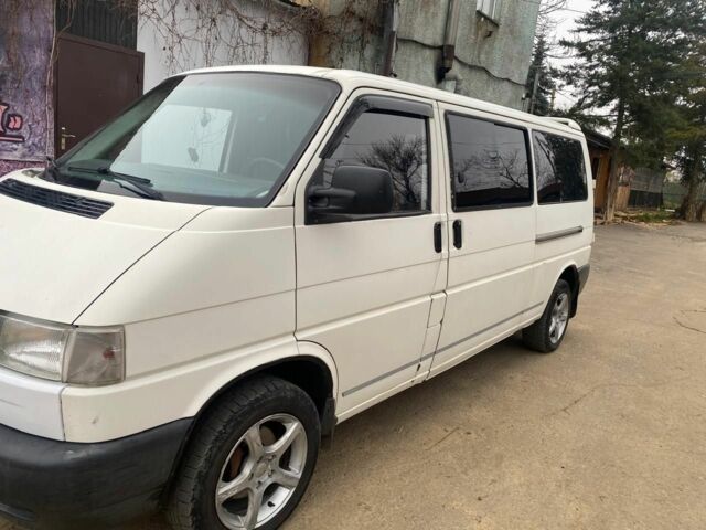 Белый Фольксваген Transporter, объемом двигателя 2.5 л и пробегом 456 тыс. км за 5000 $, фото 1 на Automoto.ua