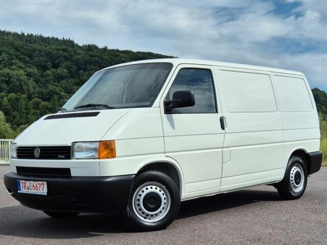 Белый Фольксваген Transporter, объемом двигателя 2.5 л и пробегом 288 тыс. км за 2150 $, фото 1 на Automoto.ua