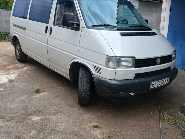 Белый Фольксваген Transporter, объемом двигателя 2.5 л и пробегом 390 тыс. км за 5950 $, фото 1 на Automoto.ua