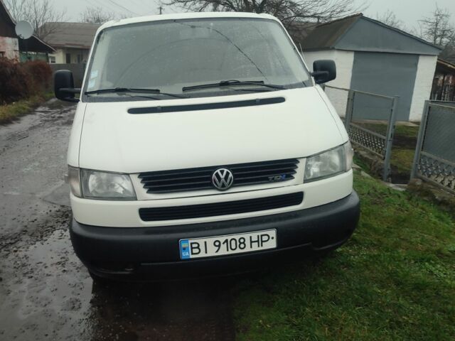 Білий Фольксваген Transporter, об'ємом двигуна 2.5 л та пробігом 300 тис. км за 7500 $, фото 1 на Automoto.ua