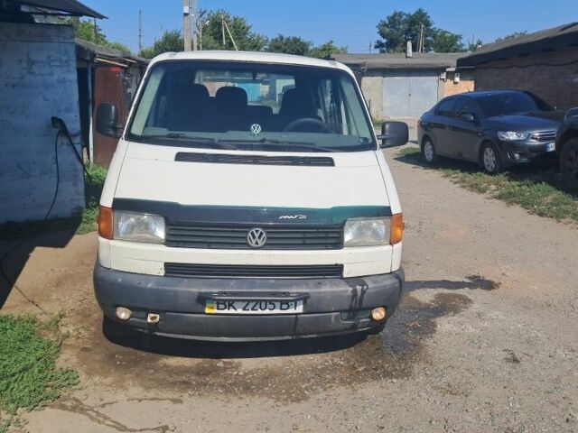 Белый Фольксваген Transporter, объемом двигателя 0 л и пробегом 300 тыс. км за 3200 $, фото 1 на Automoto.ua