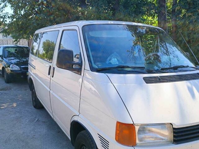 Белый Фольксваген Transporter, объемом двигателя 2.5 л и пробегом 350 тыс. км за 5500 $, фото 1 на Automoto.ua