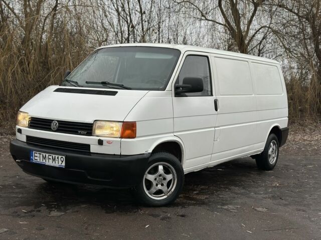 Белый Фольксваген Transporter, объемом двигателя 2.5 л и пробегом 300 тыс. км за 3100 $, фото 1 на Automoto.ua