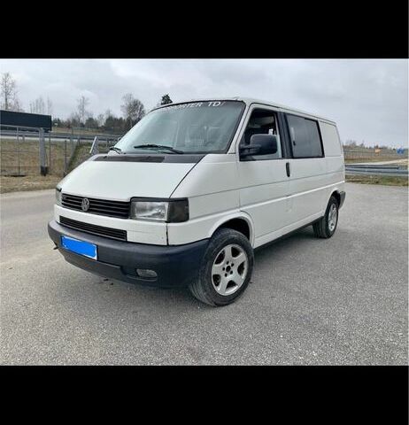 Белый Фольксваген Transporter, объемом двигателя 2.5 л и пробегом 300 тыс. км за 2150 $, фото 1 на Automoto.ua