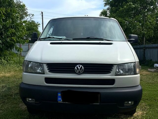 Белый Фольксваген Transporter, объемом двигателя 2.5 л и пробегом 600 тыс. км за 6000 $, фото 1 на Automoto.ua