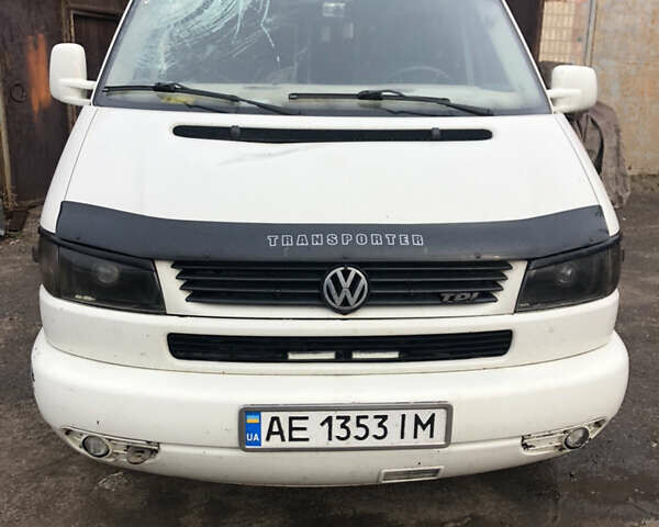 Белый Фольксваген Transporter, объемом двигателя 2.5 л и пробегом 567 тыс. км за 7498 $, фото 1 на Automoto.ua