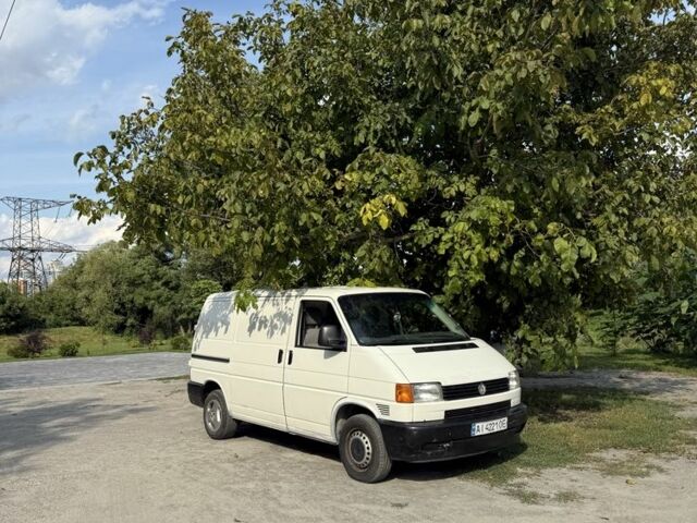 Белый Фольксваген Transporter, объемом двигателя 2.5 л и пробегом 392 тыс. км за 4200 $, фото 1 на Automoto.ua