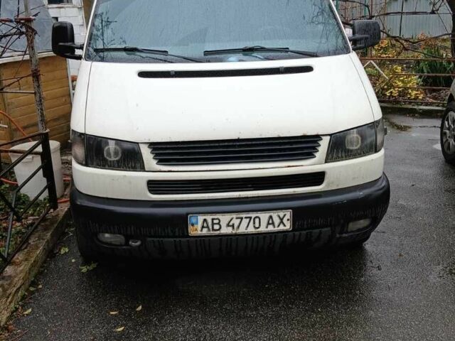 Белый Фольксваген Transporter, объемом двигателя 2.5 л и пробегом 469 тыс. км за 4600 $, фото 1 на Automoto.ua