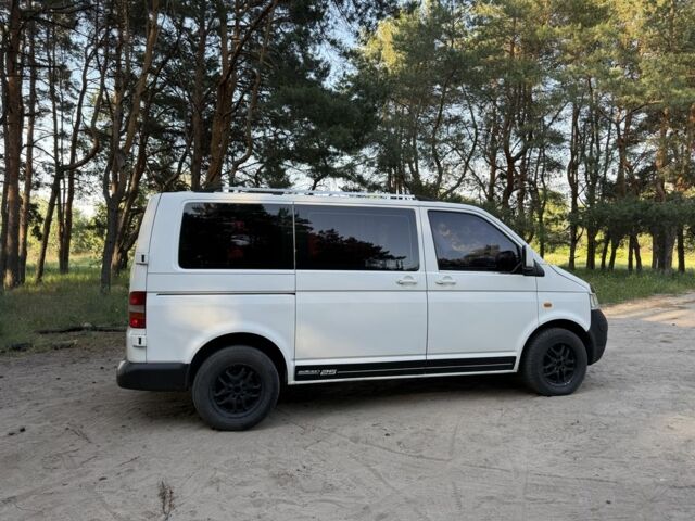 Белый Фольксваген Transporter, объемом двигателя 2.5 л и пробегом 338 тыс. км за 5800 $, фото 1 на Automoto.ua