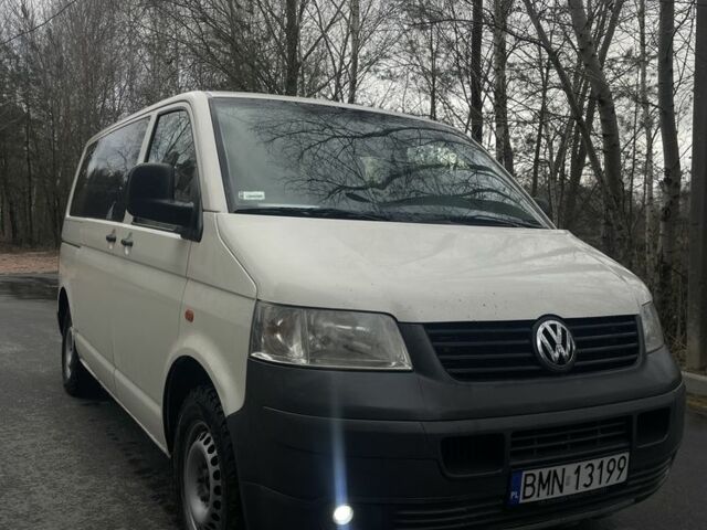 Белый Фольксваген Transporter, объемом двигателя 2.5 л и пробегом 280 тыс. км за 6500 $, фото 1 на Automoto.ua