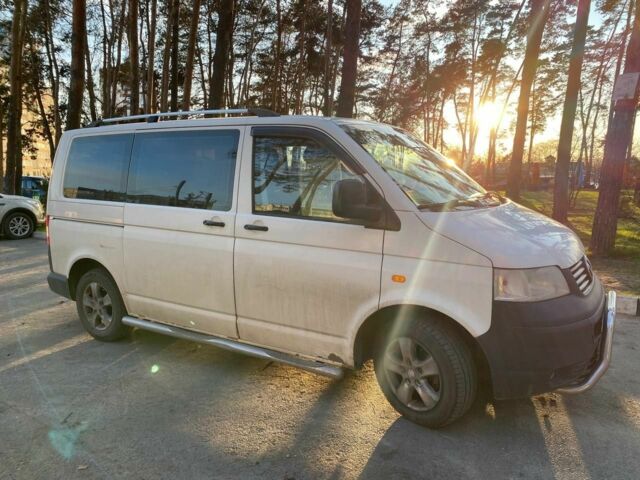 Білий Фольксваген Transporter, об'ємом двигуна 2.5 л та пробігом 360 тис. км за 7500 $, фото 1 на Automoto.ua
