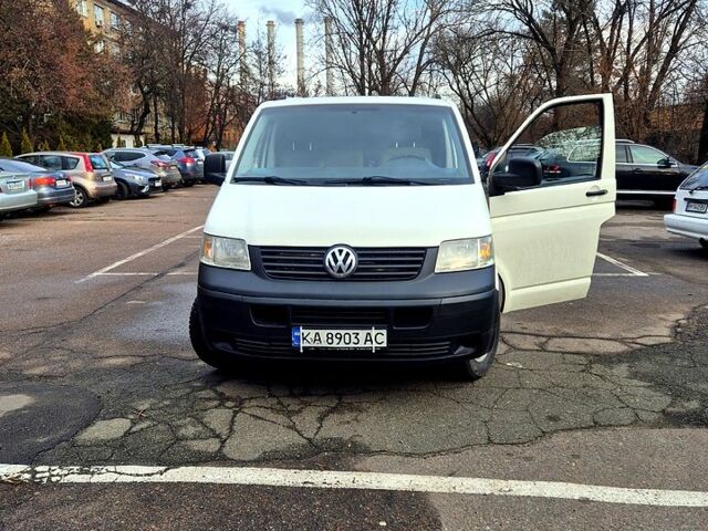 Белый Фольксваген Transporter, объемом двигателя 2 л и пробегом 420 тыс. км за 6500 $, фото 1 на Automoto.ua