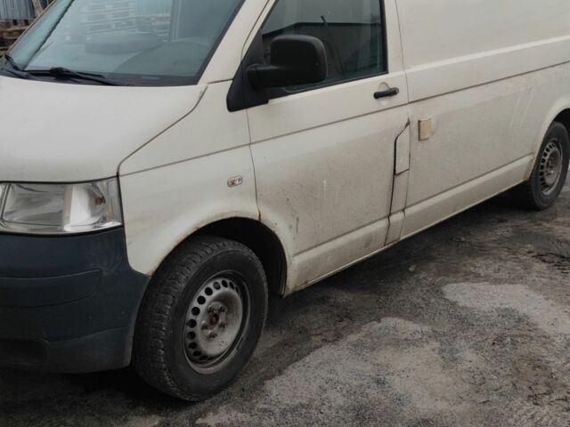 Белый Фольксваген Transporter, объемом двигателя 1.9 л и пробегом 320 тыс. км за 4469 $, фото 1 на Automoto.ua