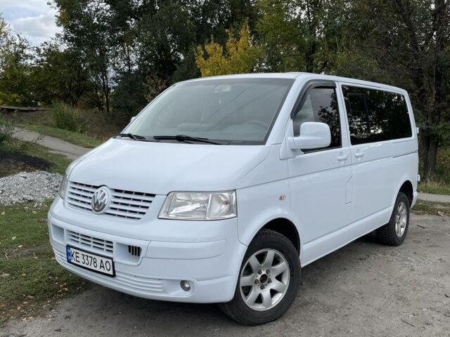 Белый Фольксваген Transporter, объемом двигателя 2.5 л и пробегом 250 тыс. км за 10800 $, фото 1 на Automoto.ua