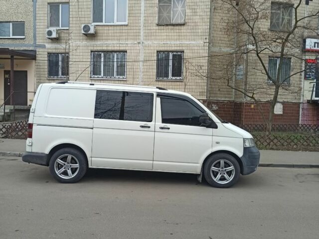 Белый Фольксваген Transporter, объемом двигателя 0 л и пробегом 370 тыс. км за 7800 $, фото 1 на Automoto.ua