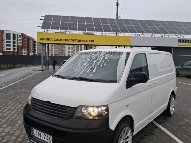 Белый Фольксваген Transporter, объемом двигателя 1.9 л и пробегом 325 тыс. км за 4700 $, фото 1 на Automoto.ua