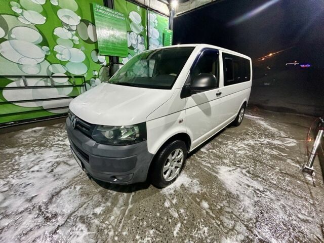 Білий Фольксваген Transporter, об'ємом двигуна 2 л та пробігом 364 тис. км за 16000 $, фото 1 на Automoto.ua