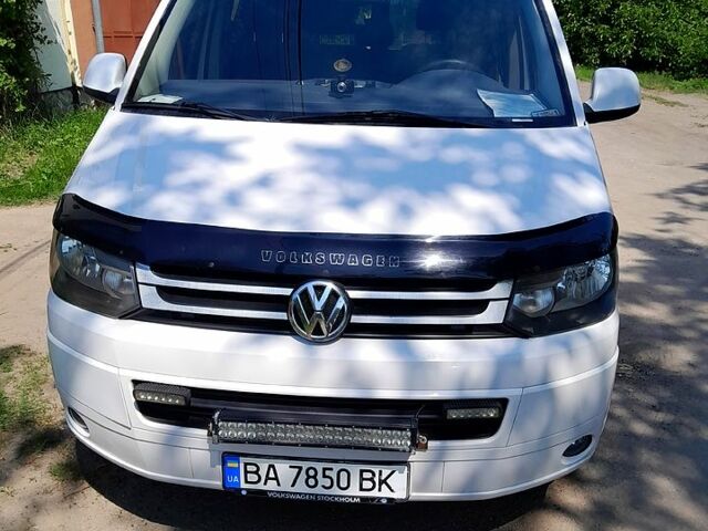 Белый Фольксваген Transporter, объемом двигателя 2 л и пробегом 206 тыс. км за 14000 $, фото 1 на Automoto.ua