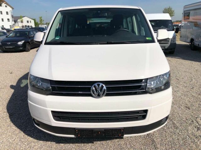 Белый Фольксваген Transporter, объемом двигателя 2 л и пробегом 143 тыс. км за 9000 $, фото 1 на Automoto.ua