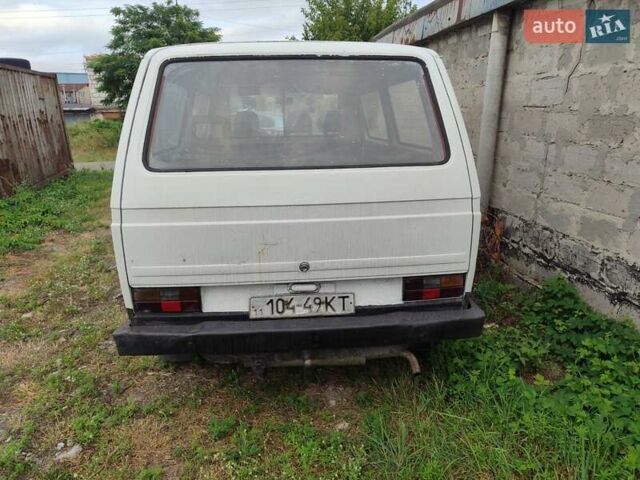 Белый Фольксваген Transporter, объемом двигателя 1.6 л и пробегом 300 тыс. км за 1900 $, фото 1 на Automoto.ua