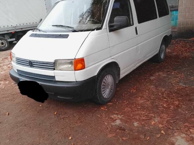 Белый Фольксваген Transporter, объемом двигателя 2.4 л и пробегом 300 тыс. км за 2841 $, фото 1 на Automoto.ua