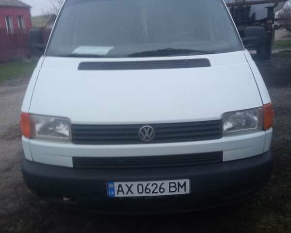 Білий Фольксваген Transporter, об'ємом двигуна 2.37 л та пробігом 300 тис. км за 4700 $, фото 1 на Automoto.ua