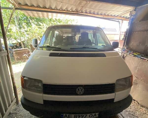Белый Фольксваген Transporter, объемом двигателя 2.4 л и пробегом 500 тыс. км за 3600 $, фото 1 на Automoto.ua