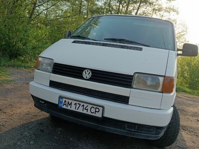 Білий Фольксваген Transporter, об'ємом двигуна 2.4 л та пробігом 1000 тис. км за 3500 $, фото 1 на Automoto.ua