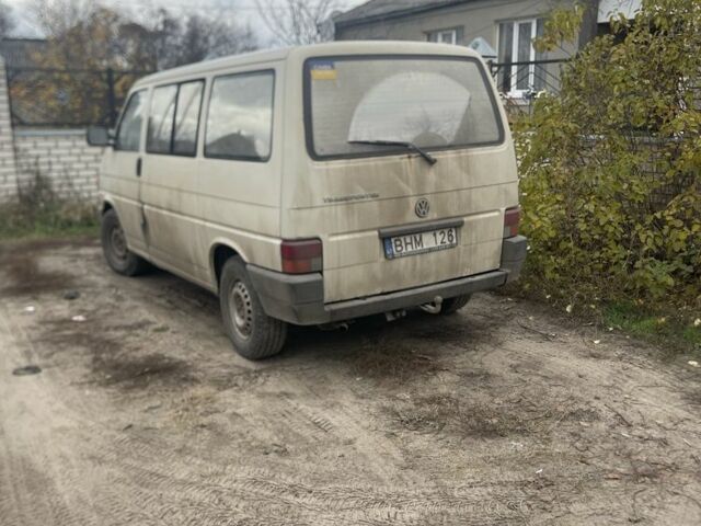 Белый Фольксваген Transporter, объемом двигателя 2.4 л и пробегом 366 тыс. км за 2200 $, фото 1 на Automoto.ua