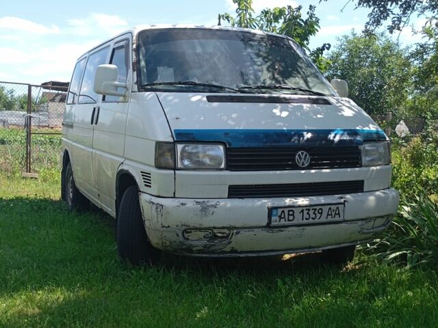 Белый Фольксваген Transporter, объемом двигателя 2.4 л и пробегом 600 тыс. км за 3500 $, фото 1 на Automoto.ua