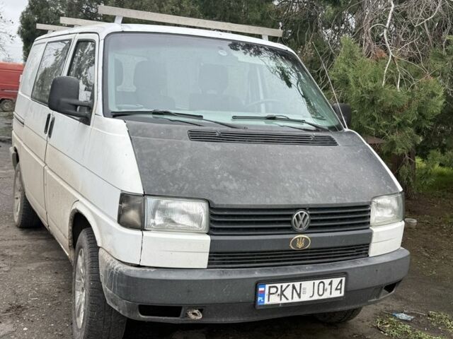 Білий Фольксваген Transporter, об'ємом двигуна 2.4 л та пробігом 270 тис. км за 2700 $, фото 1 на Automoto.ua