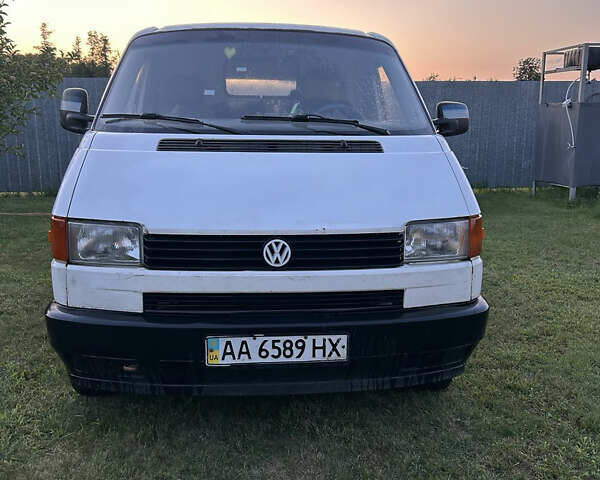 Белый Фольксваген Transporter, объемом двигателя 2.4 л и пробегом 646 тыс. км за 3614 $, фото 1 на Automoto.ua