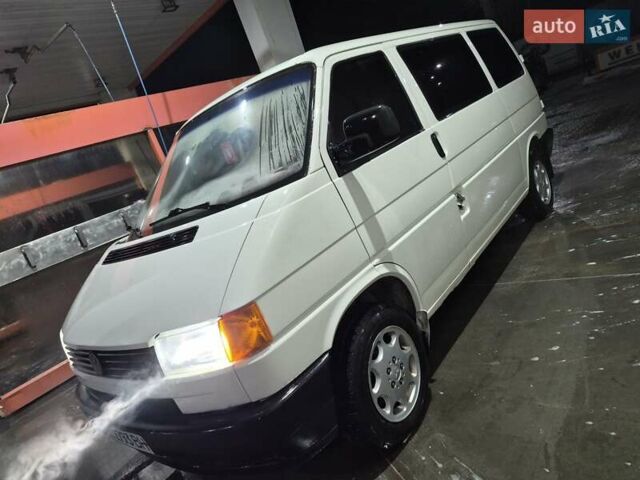 Білий Фольксваген Transporter, об'ємом двигуна 2.5 л та пробігом 340 тис. км за 3200 $, фото 1 на Automoto.ua
