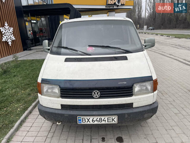 Белый Фольксваген Transporter, объемом двигателя 1.9 л и пробегом 300 тыс. км за 3499 $, фото 1 на Automoto.ua