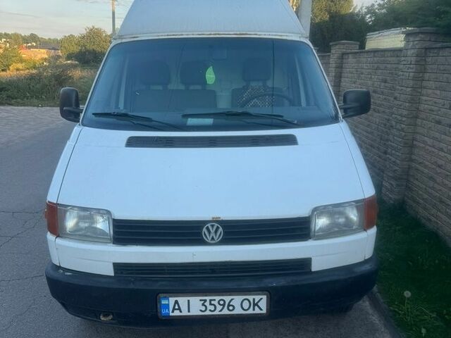 Білий Фольксваген Transporter, об'ємом двигуна 2.4 л та пробігом 300 тис. км за 4250 $, фото 1 на Automoto.ua