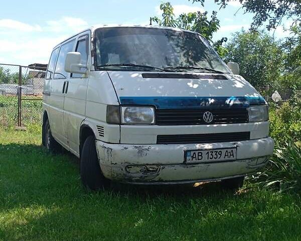 Белый Фольксваген Transporter, объемом двигателя 2.4 л и пробегом 600 тыс. км за 3500 $, фото 1 на Automoto.ua