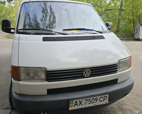 Белый Фольксваген Transporter, объемом двигателя 1.9 л и пробегом 389 тыс. км за 6000 $, фото 1 на Automoto.ua