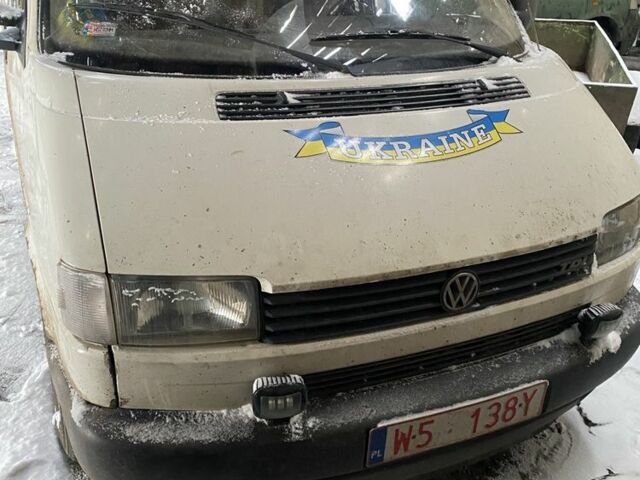Белый Фольксваген Transporter, объемом двигателя 2.5 л и пробегом 300 тыс. км за 2500 $, фото 1 на Automoto.ua